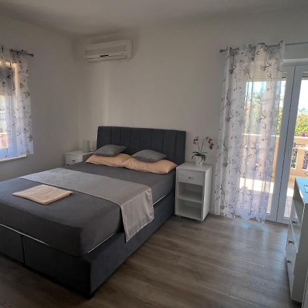 Apartments Villa Zdrava Трогир Екстериор снимка