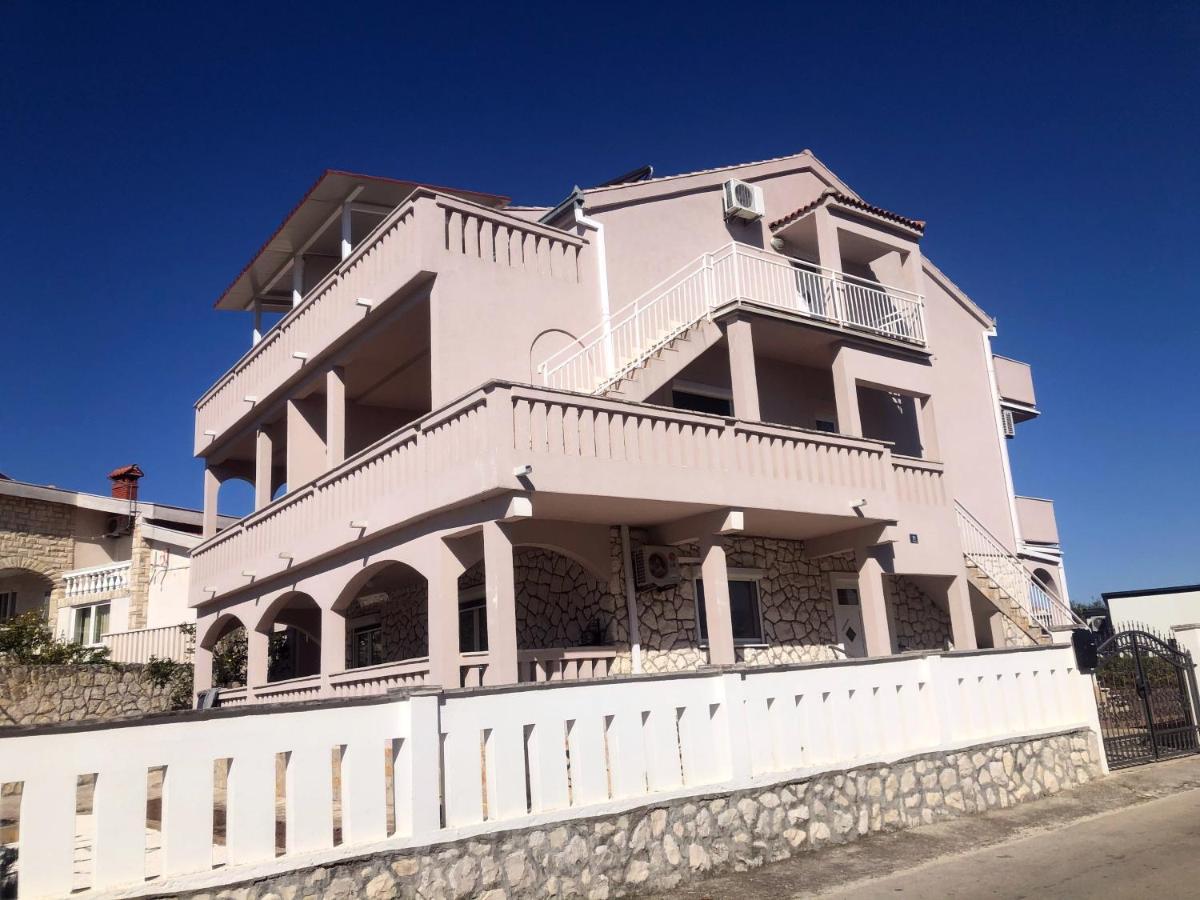 Apartments Villa Zdrava Трогир Екстериор снимка