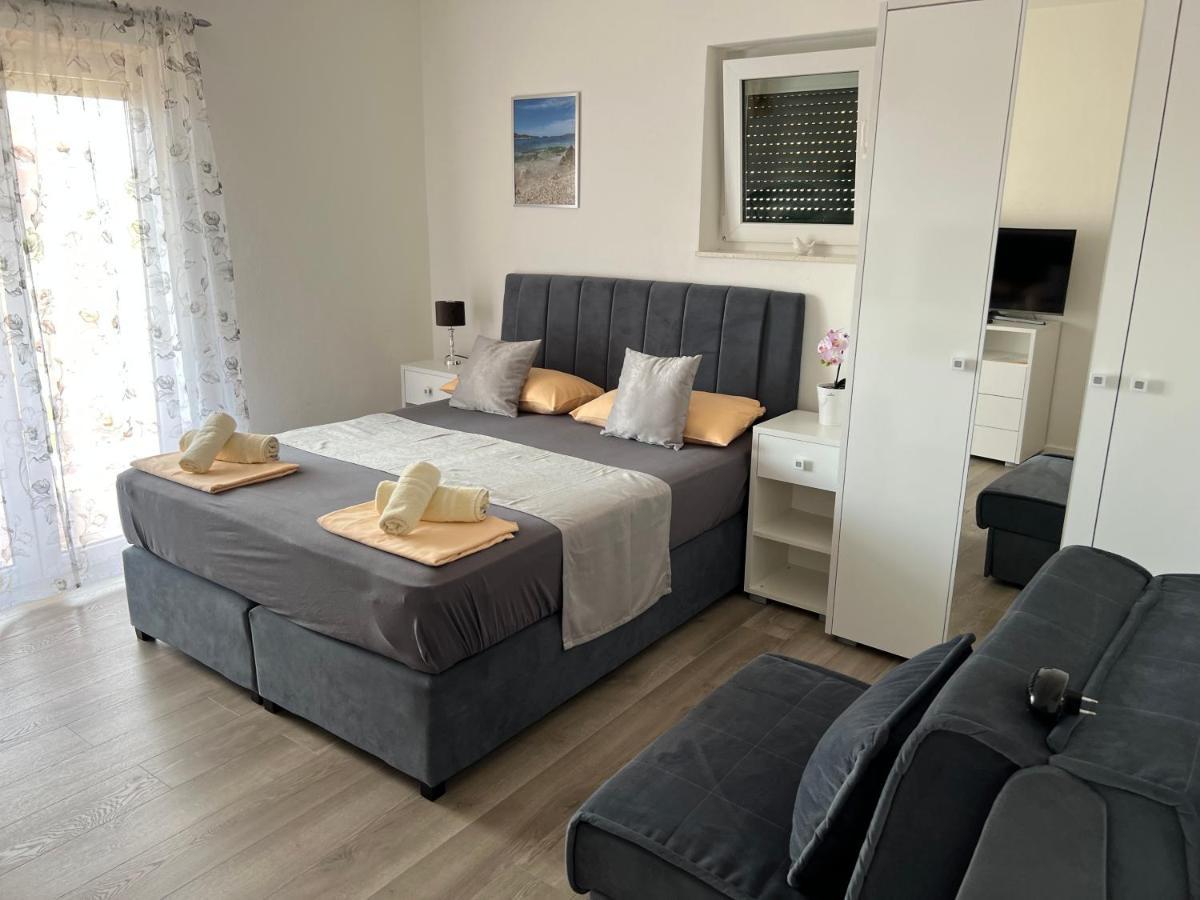 Apartments Villa Zdrava Трогир Екстериор снимка