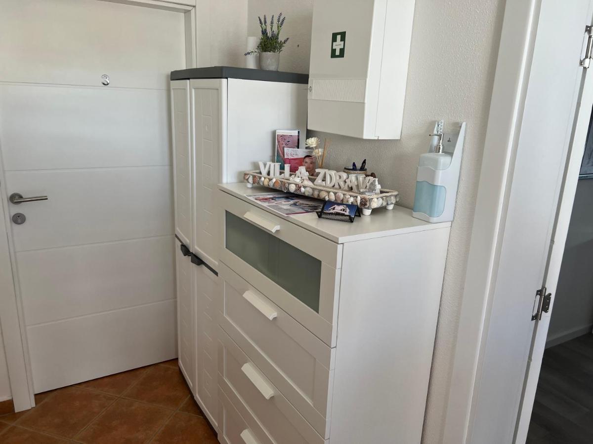 Apartments Villa Zdrava Трогир Екстериор снимка