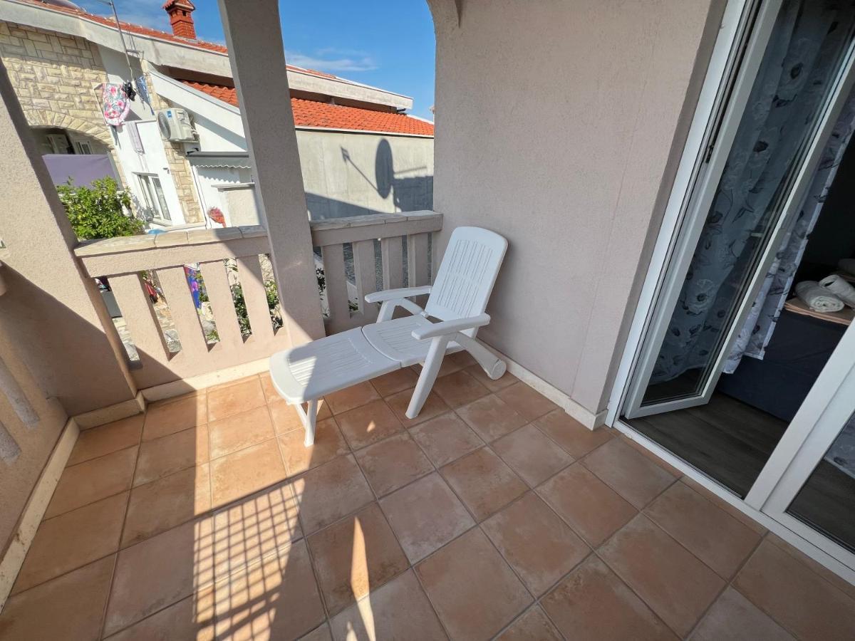 Apartments Villa Zdrava Трогир Екстериор снимка