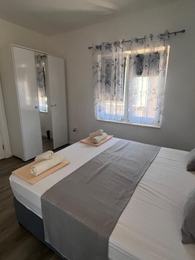 Apartments Villa Zdrava Трогир Екстериор снимка