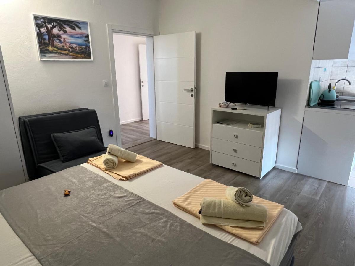 Apartments Villa Zdrava Трогир Екстериор снимка