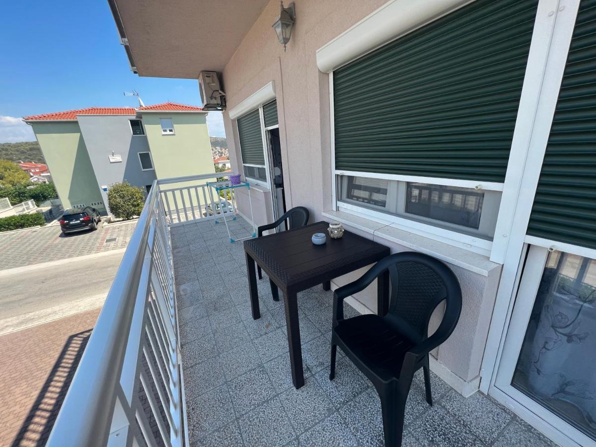 Apartments Villa Zdrava Трогир Екстериор снимка