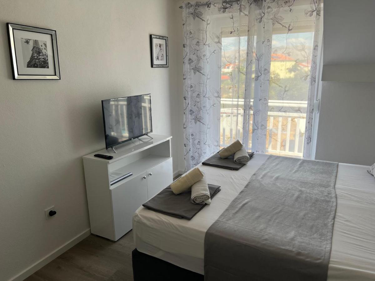 Apartments Villa Zdrava Трогир Екстериор снимка