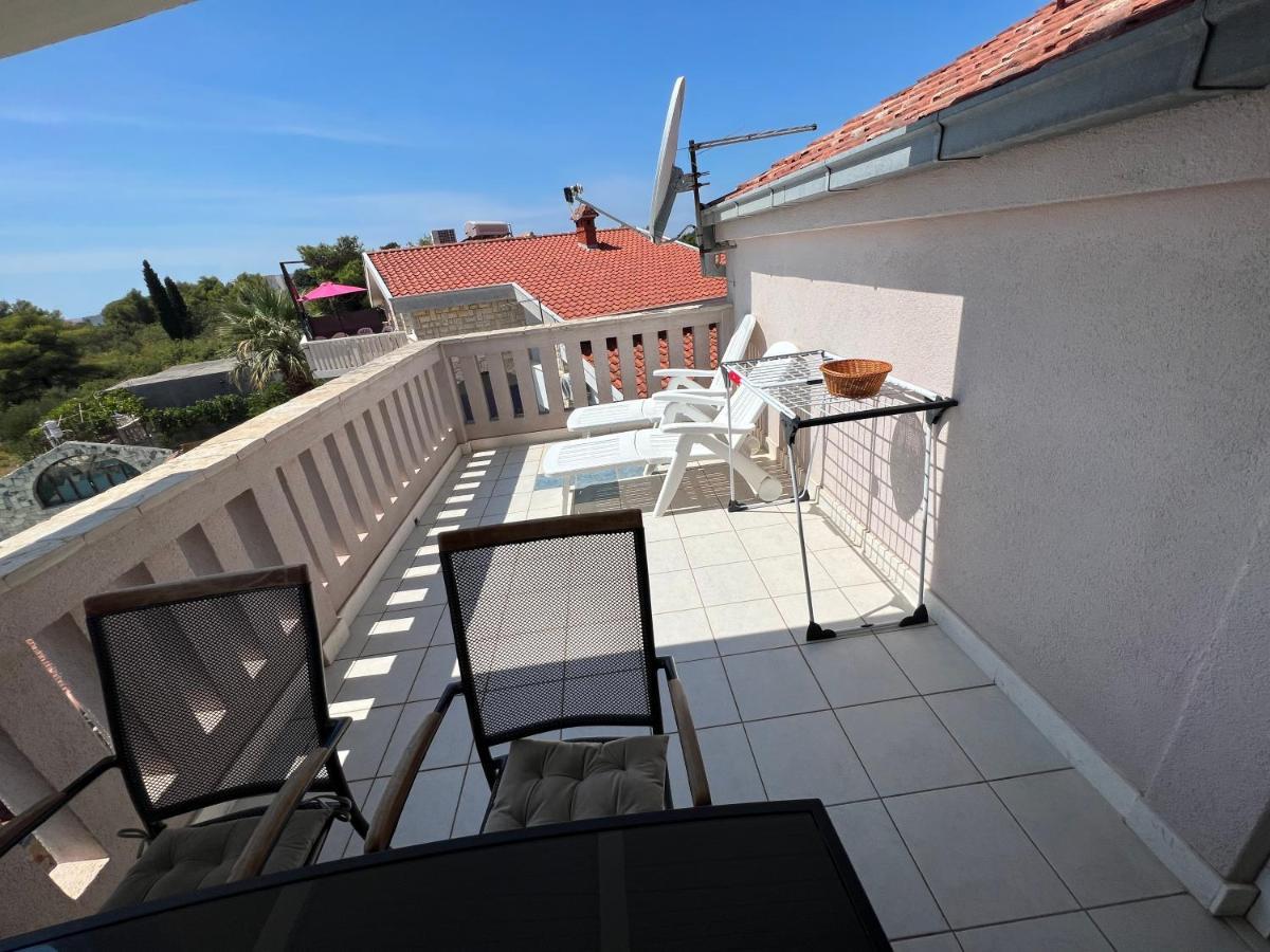 Apartments Villa Zdrava Трогир Екстериор снимка